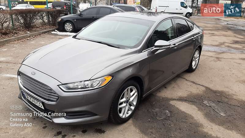 Седан Ford Fusion 2013 в 