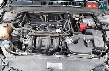 Седан Ford Fusion 2013 в 