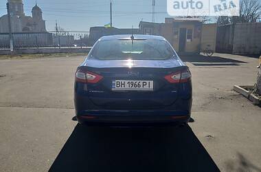 Седан Ford Fusion 2015 в Южном