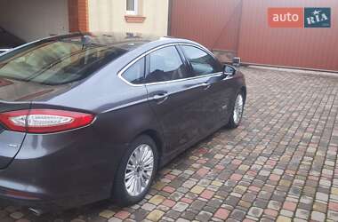 Седан Ford Fusion 2016 в 