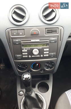 Хетчбек Ford Fusion 2010 в 