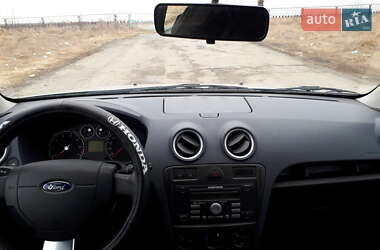 Хетчбек Ford Fusion 2010 в 