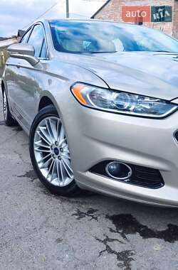 Седан Ford Fusion 2015 в 