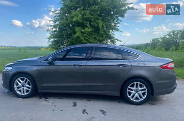 Седан Ford Fusion 2013 в 