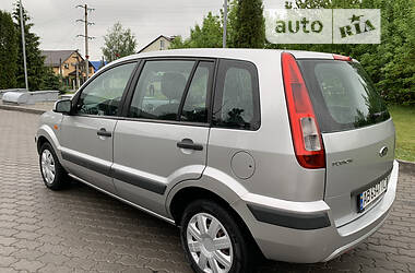 Хэтчбек Ford Fusion 2006 в 
