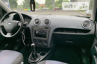 Хэтчбек Ford Fusion 2006 в 