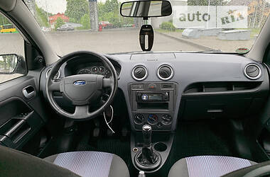 Хэтчбек Ford Fusion 2006 в 