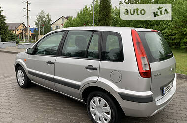 Хэтчбек Ford Fusion 2006 в 