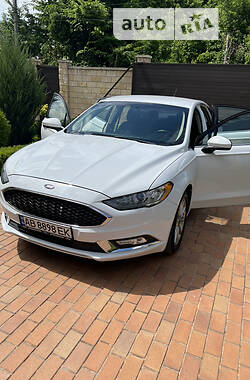 Седан Ford Fusion 2017 в 