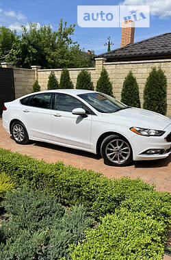 Седан Ford Fusion 2017 в 