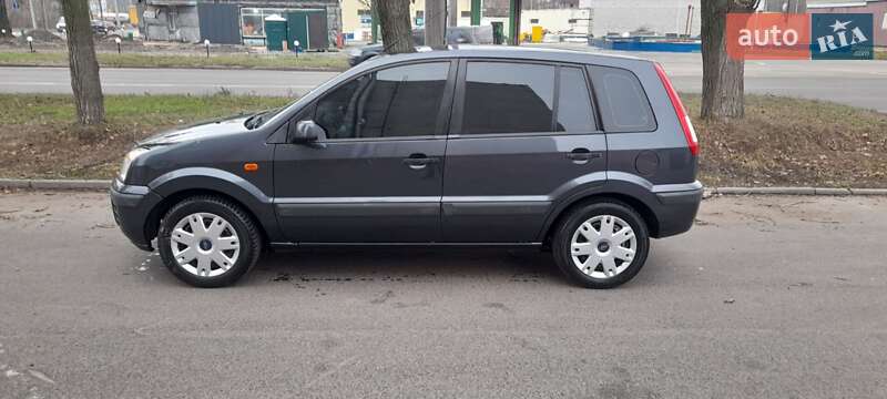 Хетчбек Ford Fusion 2008 в Валках