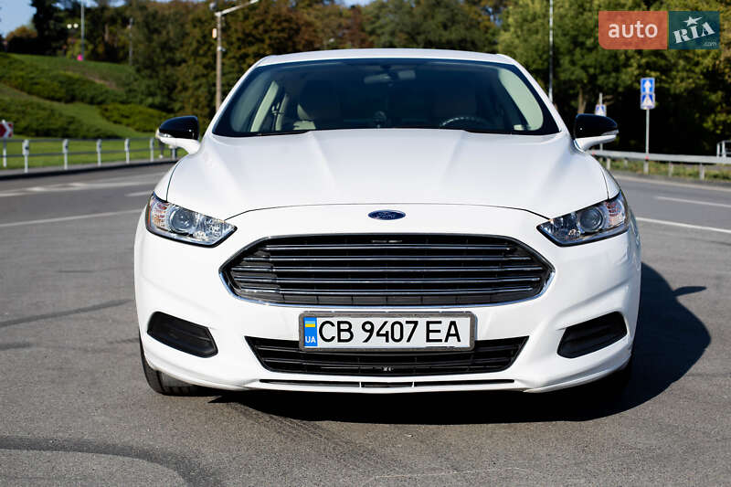 Седан Ford Fusion 2015 в Чернигове