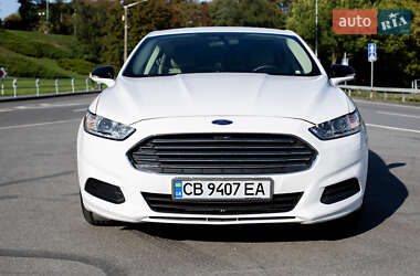 Седан Ford Fusion 2015 в 