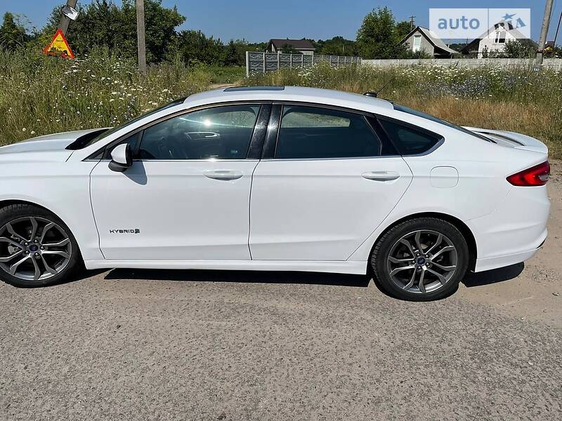 Седан Ford Fusion 2017 в Каменке-Бугской