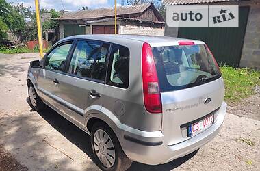 Хэтчбек Ford Fusion 2003 в 