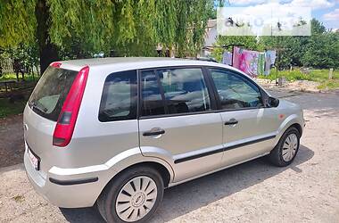 Хэтчбек Ford Fusion 2003 в 