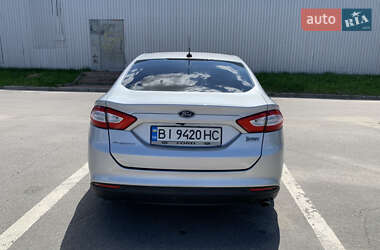 Седан Ford Fusion 2016 в 