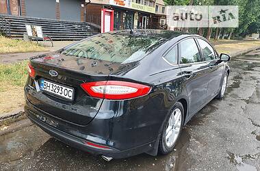 Седан Ford Fusion 2014 в Одесі