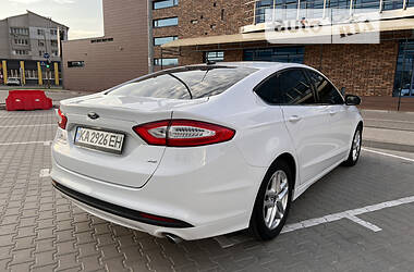 Седан Ford Fusion 2013 в Києві