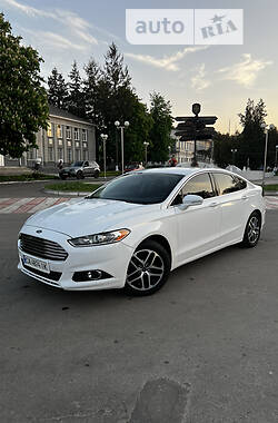 Седан Ford Fusion 2015 в Золотоноші