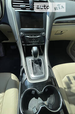 Седан Ford Fusion 2013 в 