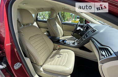 Седан Ford Fusion 2013 в 