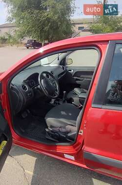 Хэтчбек Ford Fusion 2008 в 