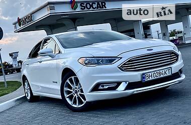 Седан Ford Fusion 2017 в 