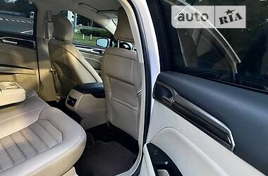 Седан Ford Fusion 2017 в 