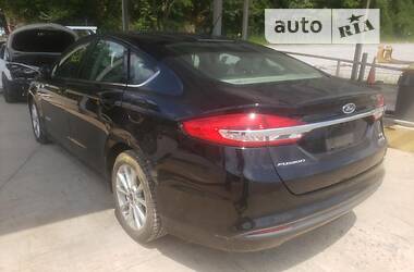 Седан Ford Fusion 2016 в 