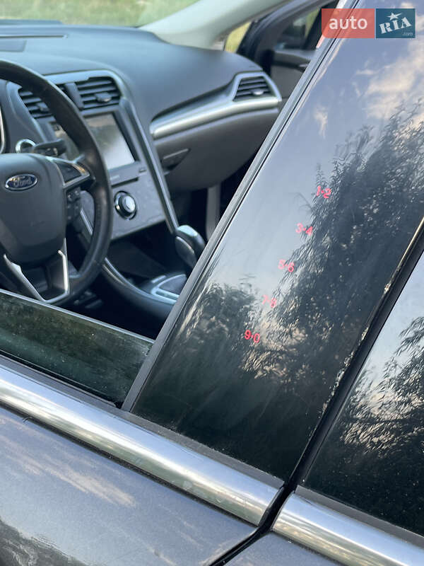 Седан Ford Fusion 2014 в Веселинове