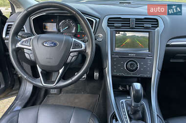 Седан Ford Fusion 2014 в 