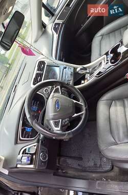 Седан Ford Fusion 2016 в 