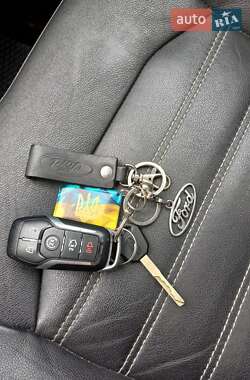 Седан Ford Fusion 2016 в 