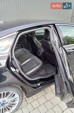 Седан Ford Fusion 2016 в 