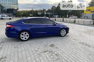 Седан Ford Fusion 2015 в 