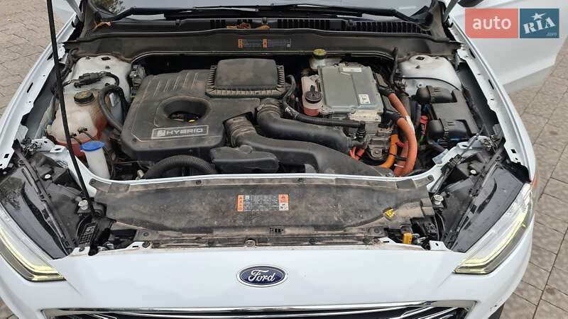 Седан Ford Fusion 2018 в Львове