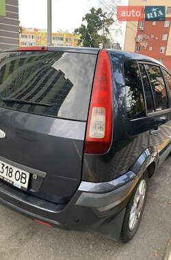 Хэтчбек Ford Fusion 2008 в 