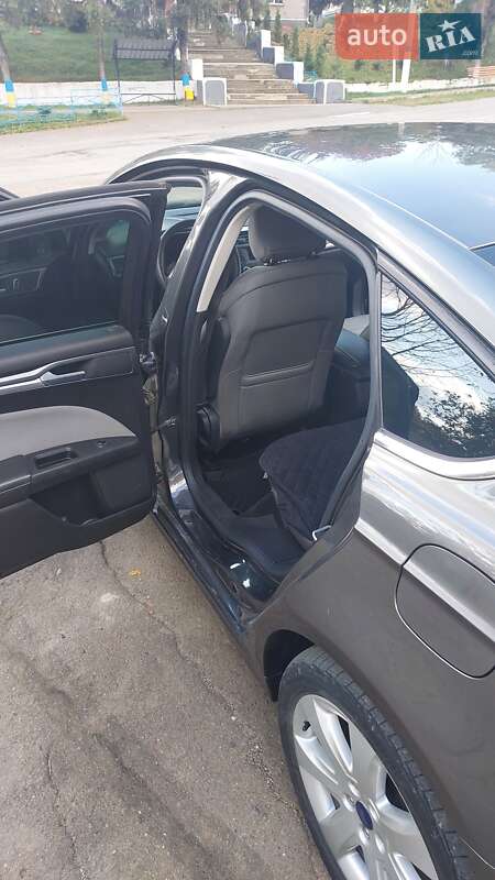 Седан Ford Fusion 2016 в Томашполе