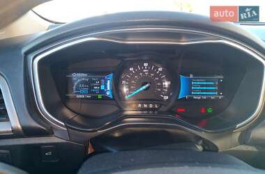 Седан Ford Fusion 2019 в 