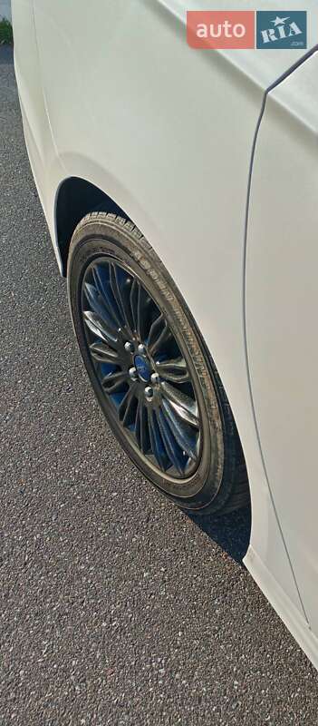 Седан Ford Fusion 2013 в Киеве