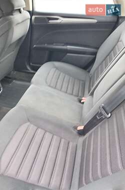 Седан Ford Fusion 2019 в 