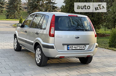 Хэтчбек Ford Fusion 2007 в 