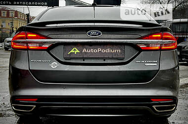Седан Ford Fusion 2016 в 