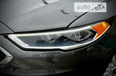 Седан Ford Fusion 2016 в 