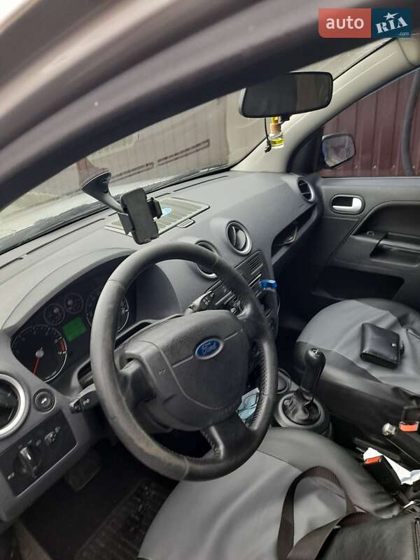 Хетчбек Ford Fusion 2006 в Калуші