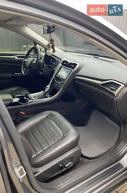 Седан Ford Fusion 2013 в 