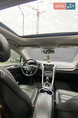 Седан Ford Fusion 2013 в 