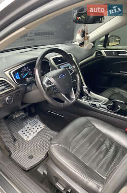 Седан Ford Fusion 2013 в 