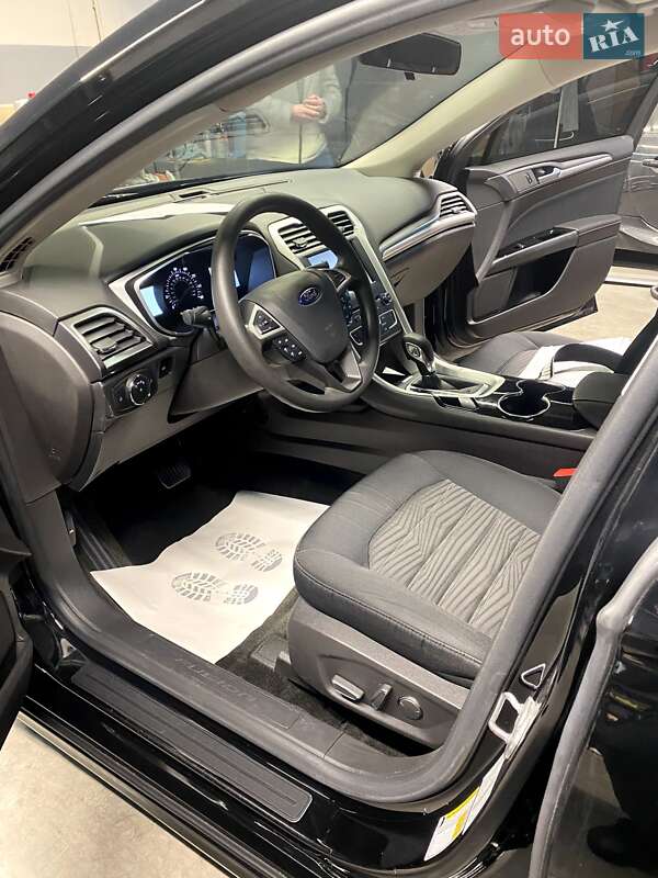 Седан Ford Fusion 2015 в Борисполі